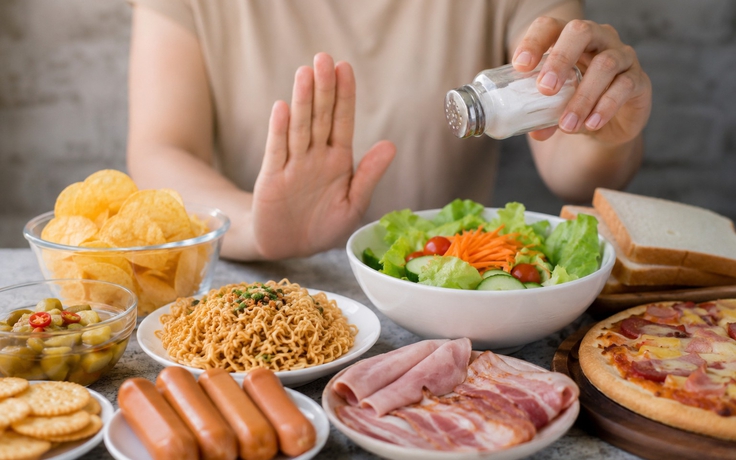 Những món ‘ẩn muối’ có thể âm thầm gây hại cho thận và huyết áp