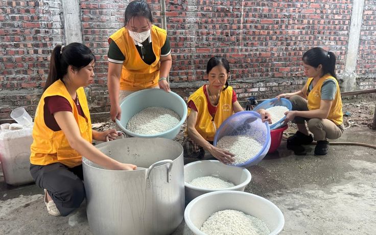 Những nồi cháo 0 đồng và hành trình của hàng trăm người khoác áo Từ Bi