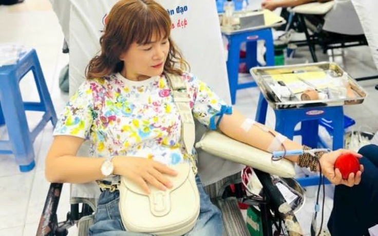 Cô giáo dạy giỏi, gần 30 năm hiến máu
