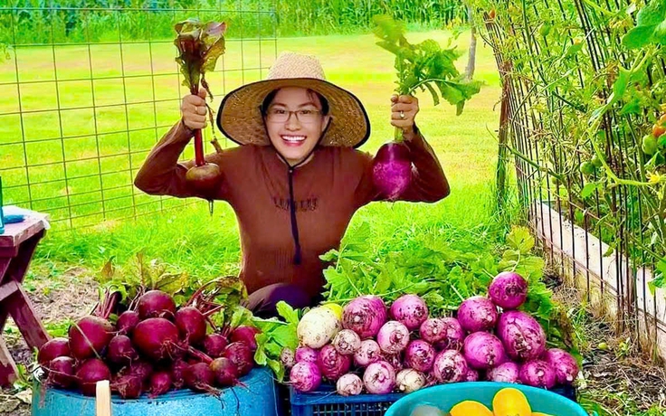 Khu vườn rau trái đầy màu sắc của cô gái Việt trên đất Mỹ