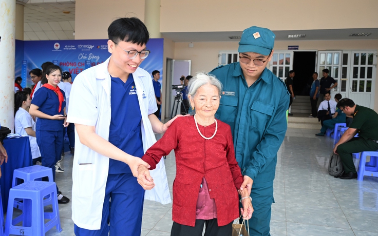 Long Châu đến Côn Đảo: Nối mạch tri ân, chăm sóc sức khỏe nơi đảo xa