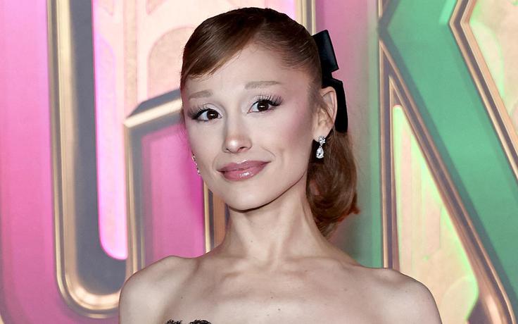 Ariana Grande ngừng hoạt động sau hình ảnh gầy trơ xương