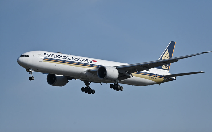 Cựu ca sĩ Thái Lan kiện Singapore Airlines vì sự cố xiên gà