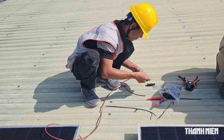 Khi 'thợ đụng' kiếm việc bằng một cú chạm