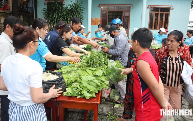 Chuyện tử tế: 10 năm 'gian hàng 0 đồng' hỗ trợ người khó khăn ở Đồng Nai