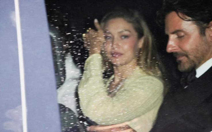 Bradley Cooper và Gigi Hadid đeo nhẫn đôi, rộ tin đã bí mật đính hôn