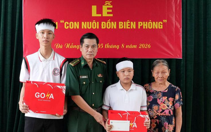 Biên phòng nhận nuôi bé trai mồ côi sau vụ điện giật làm cha mẹ tử vong