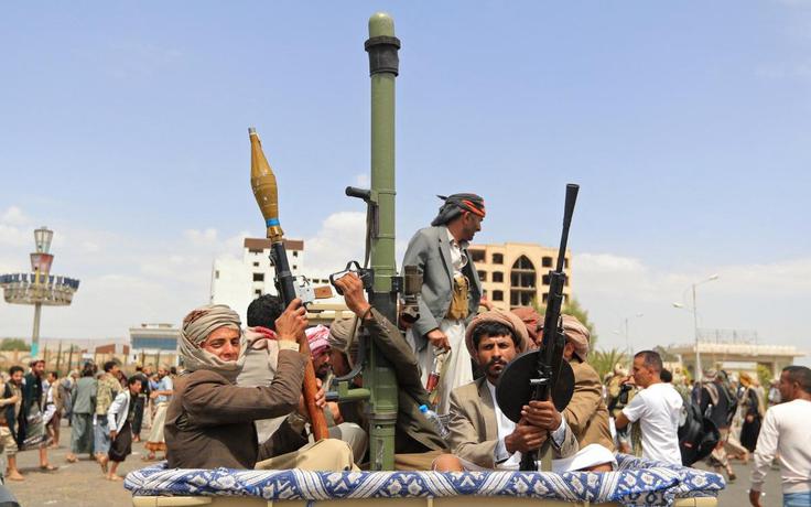Houthi tập kích doanh trại ở Yemen, nhiều binh sĩ chết?
