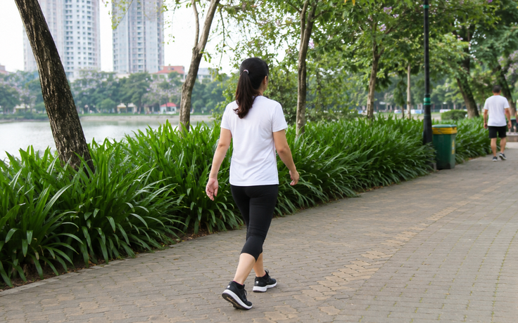 Đi bộ mỗi ngày vẫn không khỏe hơn: Chuyên gia chỉ ra 4 sai lầm phổ biến