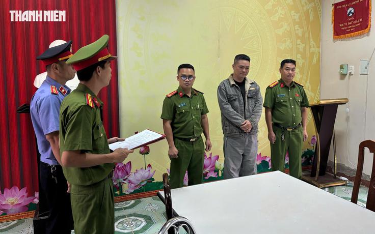 Bắt 4 xe tải chở gần 50 tấn hàng lậu qua biên giới