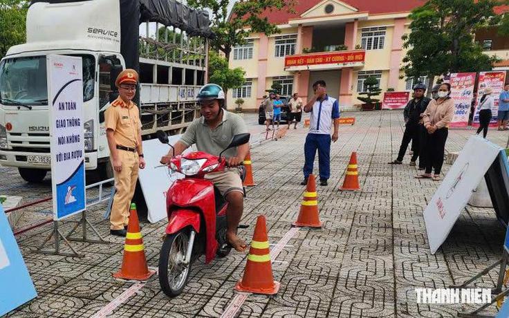 CSGT Lâm Đồng đưa lớp học lái xe an toàn đến với người dân