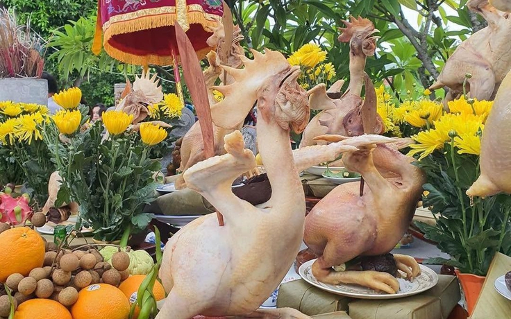 Rằm tháng 7, nhà thờ dòng họ rộn ràng đón con cháu trở về