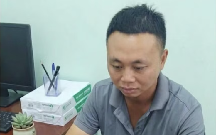 Khởi tố cha dượng bạo hành con riêng của vợ
