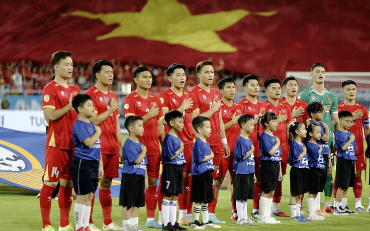 Chưa biết Việt Nam đá bán kết với ai, vé lượt về ở Mỹ Đình đã sốt ‘sình sịch’