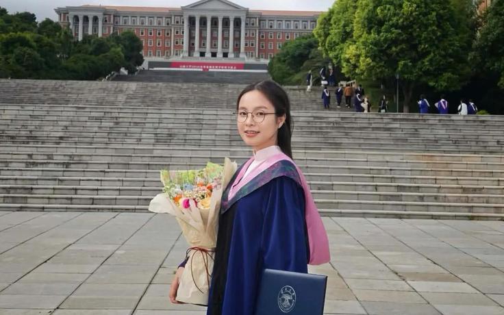 Mượn bố mẹ 300 triệu đồng đi du học, cô gái giành học bổng tiến sĩ