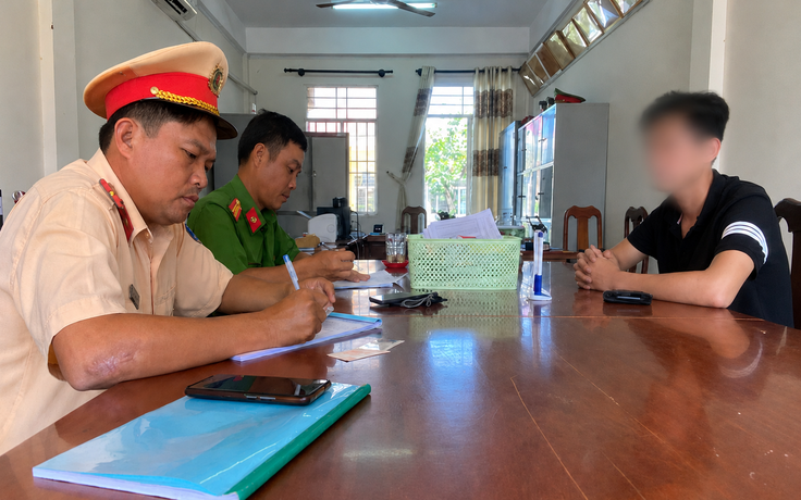Thanh niên chạy xe máy vào cao tốc Cà Mau - Cần Thơ đi thăm bạn
