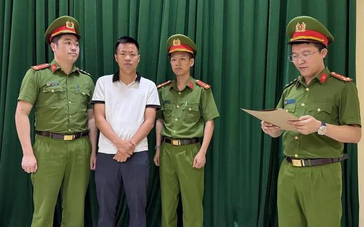 Khởi tố chủ hộ kinh doanh bán hơn 1.000 đôi giày 'nhái' Adidas, Nike, Gucci
