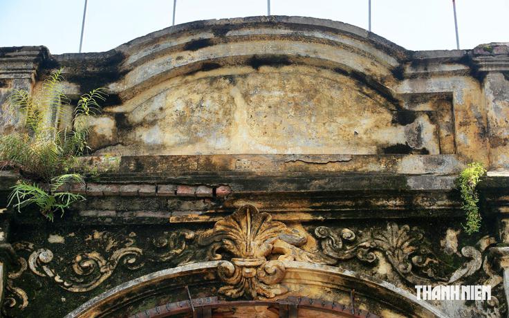 Người dân góp tiền tu bổ cổng làng hơn trăm tuổi