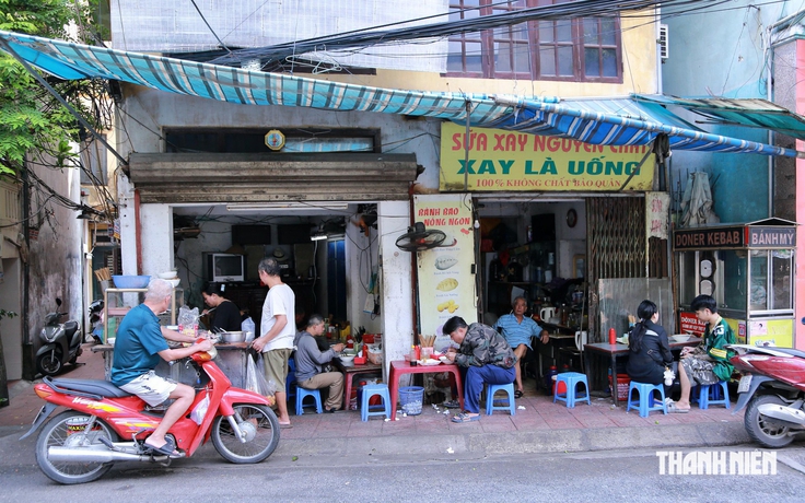 Tô phở 25.000 đồng thời 'bão giá' ở Hà Nội