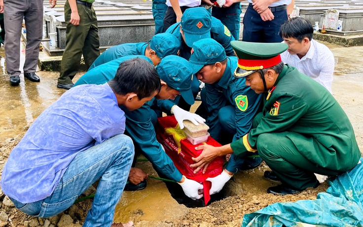 Phát hiện hài cốt liệt sĩ cùng nhiều mảnh vải dù ở Đà Nẵng