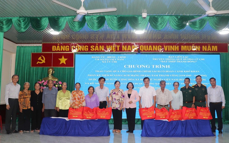 Củ Chi trao 150 phần quà đến gia đình chính sách dịp Quốc khánh 2.9