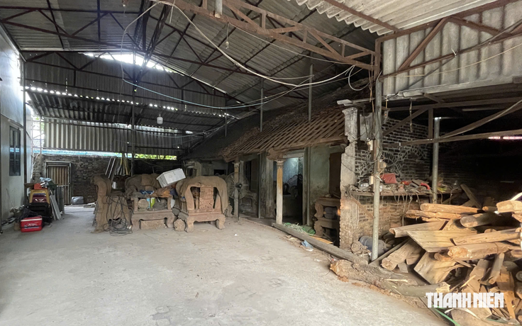 Cha kiện con đòi đất, con nói sổ đỏ đã đứng tên nên không trả