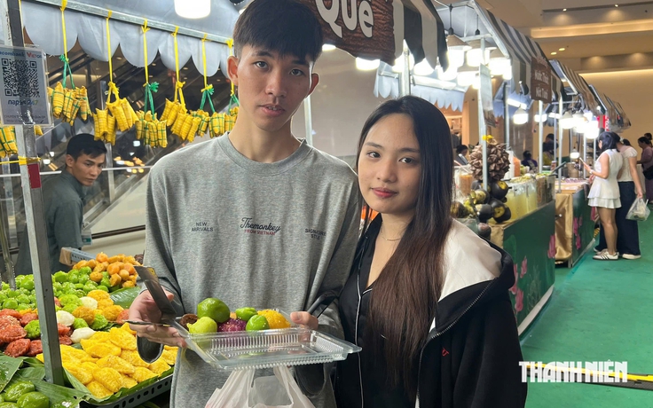 Đến nhanh kẻo hết! Ăn chay, đổi pin lấy sen đá tại lễ hội diễn ra ở TP.HCM