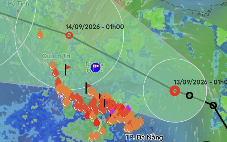 Áp thấp nhiệt đới cách Đà Nẵng 120km, nhiều nơi mưa lớn trên 400mm