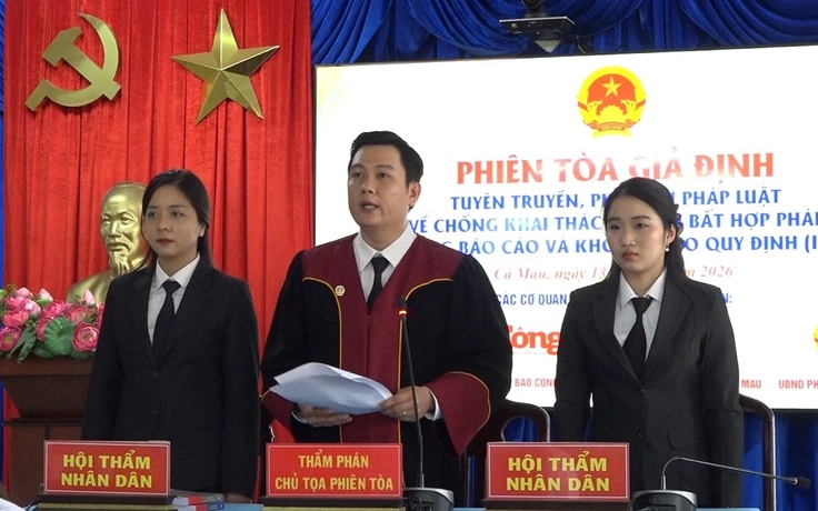 Hàng trăm ngư dân Cà Mau tham dự phiên tòa giả định chống khai thác IUU