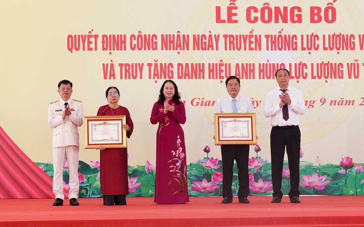 Phó chủ tịch nước Võ Thị Ánh Xuân dự Ngày truyền thống lực lượng vũ trang An Giang