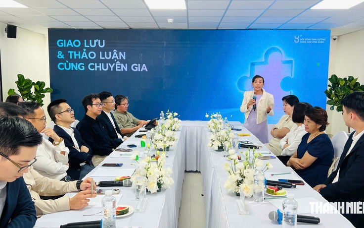 Nhiều cha mẹ hoảng loạn khi thấy con cao, mọc mụn, ngực nhú... sự thực bất ngờ