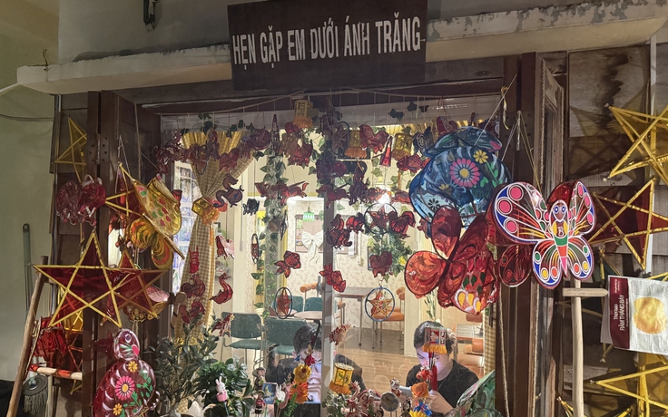 Chưa đến trung thu người trẻ đã rủ nhau ‘hẹn em dưới ánh trăng’