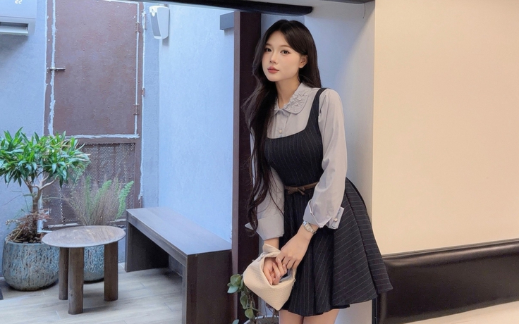 Áo sơ mi, váy midi hay yếm giúp nàng ghi điểm thanh lịch ngày thu