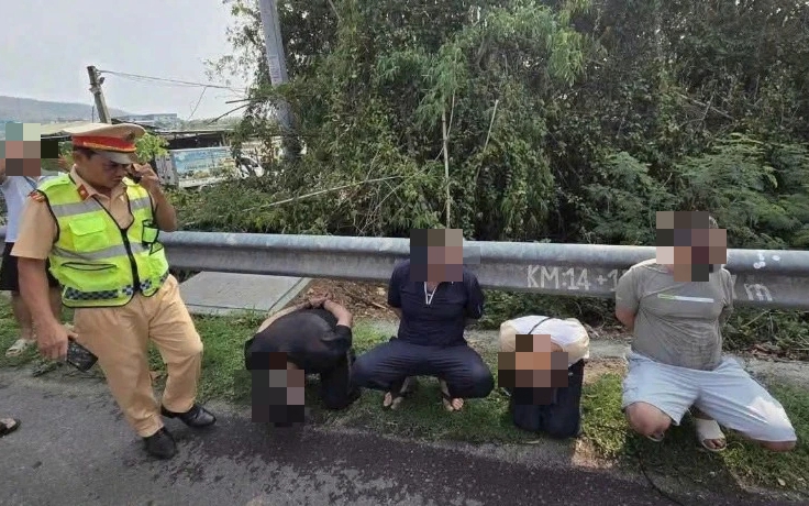 Đi ô tô trộm vàng bất thành, nhóm nghi phạm bị bắt trên đường tẩu thoát