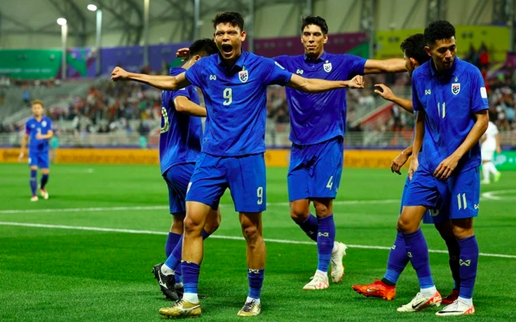 Tiền đạo Thái Lan giỏi chơi bóng bổng, hàng thủ Việt Nam cần tuyệt chiêu để đối phó
