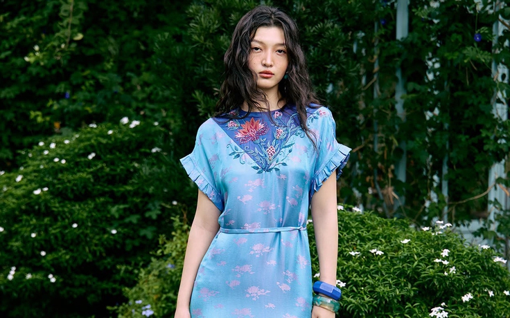 Sở hữu vẻ ngoài thanh thoát, nữ tính với đầm suông từ lụa và linen
