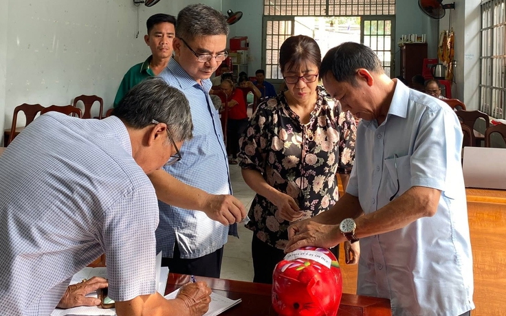 Những chú heo đất góp yêu thương