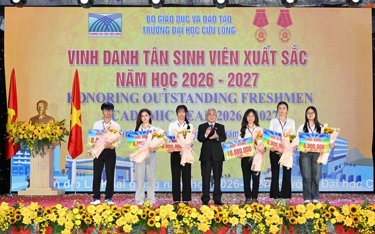 Một trường đại học trao 9 tỉ đồng học bổng cho sinh viên 