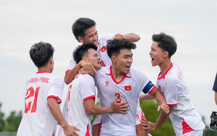 HLV U.23 Philippines thích Thanh Nhàn và Lê Phát, khen U.23 Việt Nam có nhiều 'Đình Bắc mới'