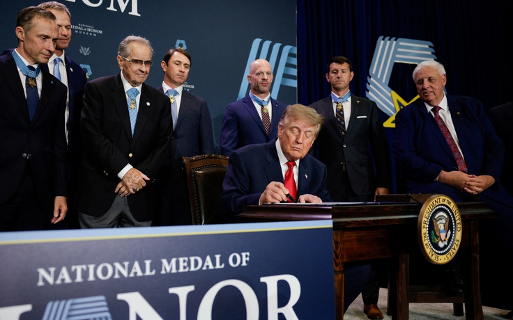 Ông Trump ký ban hành luật mới gây sức ép lên Nga