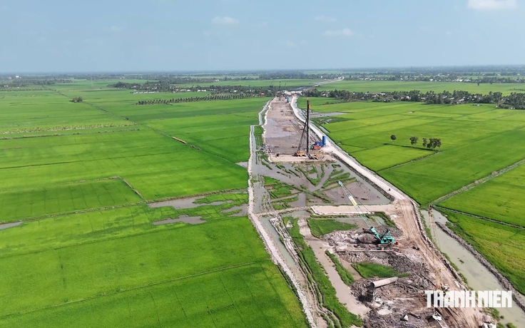 Hỗ trợ nông dân bị ảnh hưởng do thi công cao tốc Cà Mau - Đất Mũi