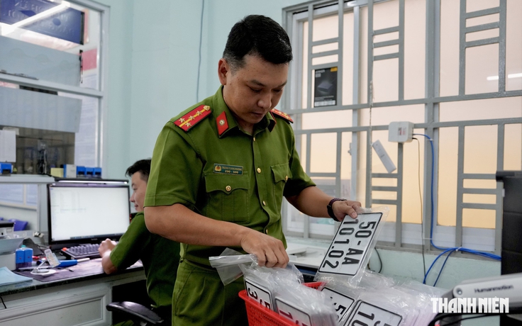 Xe máy qua nhiều đời chủ, thiếu giấy tờ mua bán có sang tên được không?