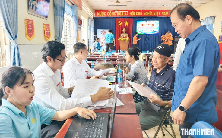 Dịch vụ công ở TP.HCM được đưa đến tận khu phố phục vụ người dân