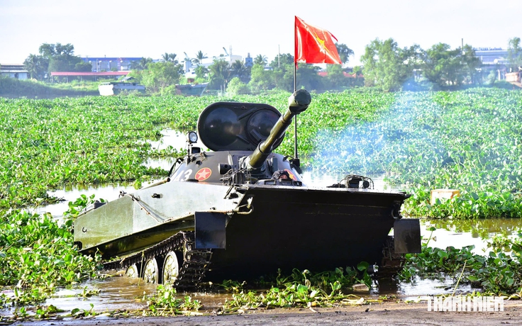 Xe tăng PT-76: Chiến thắng trận đầu Làng Vây