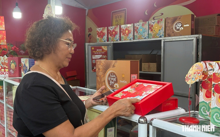 Bánh trung thu giảm sức mua, người bán sốt ruột