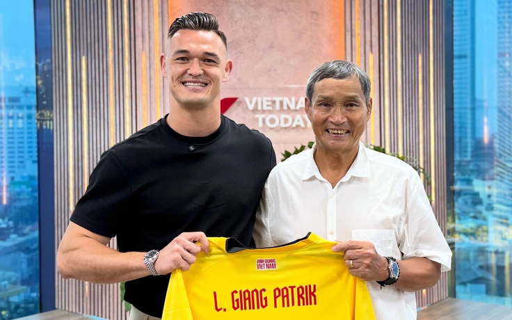 Lê Giang Patrik tri ân HLV Mai Đức Chung và câu chuyện cảm động cách đây 18 năm
Lê Giang Patrik tri ân HLV Mai Đức Chung và câu chuyện cảm động cách đây 18 năm
