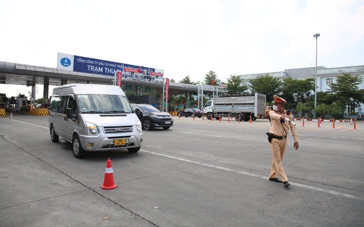 Chuyển làn trên cao tốc thế nào để tránh bị phạt 6 triệu đồng?