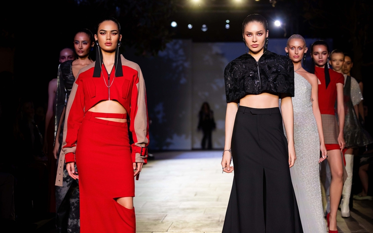 Thời trang Việt tỏa sáng tại London Fashion Week