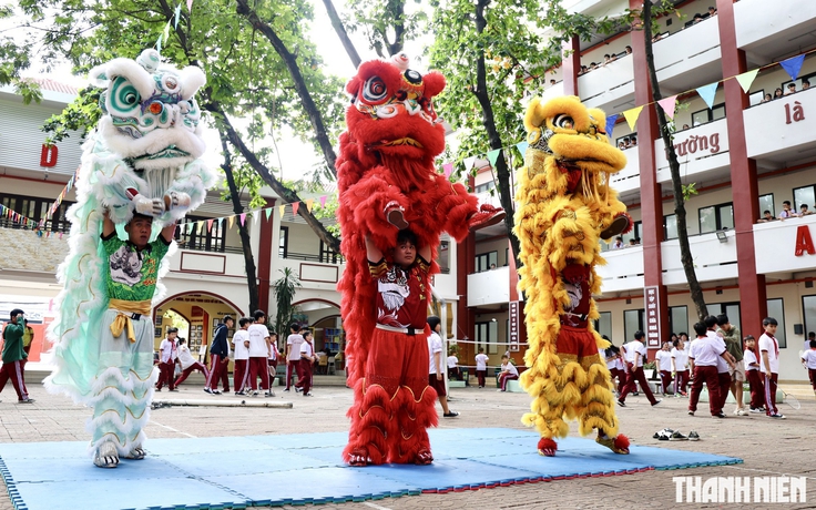 Đội lân sư rồng của học sinh ở TP.HCM: Trung thu này sẽ làm điều ý nghĩa Đội lân sư rồng của học sinh ở TP.HCM: Trung thu này sẽ làm điều ý nghĩa