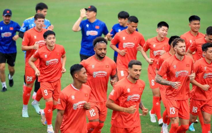 Cầu thủ nhập tịch tràn ngập tại FIFA ASEAN Cup: Đội tuyển Việt Nam vẫn ít nhất Cầu thủ nhập tịch tràn ngập tại FIFA ASEAN Cup: Đội tuyển Việt Nam vẫn ít nhất